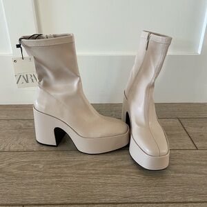 Zara women’s size 7.5 Ivory platform boots